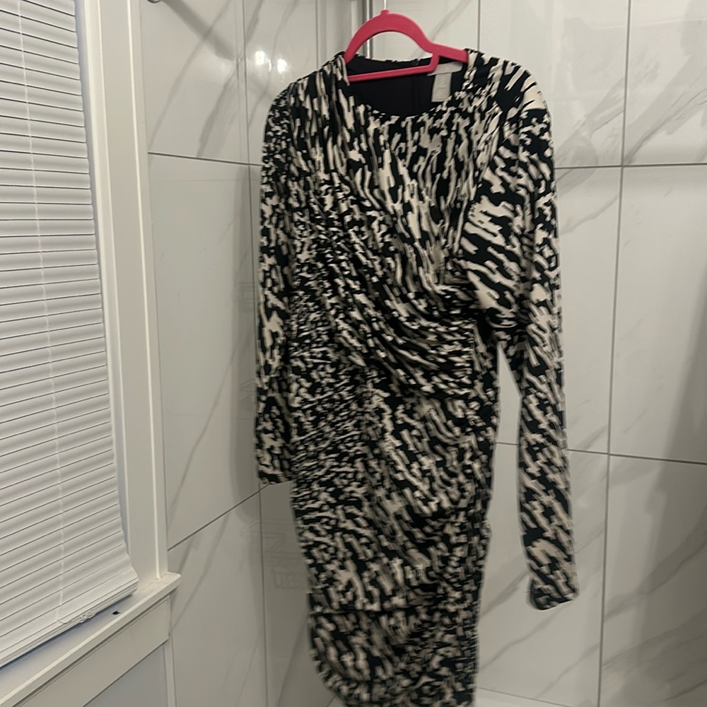 **H&M Black and White Patterned Dress - Size Medium**